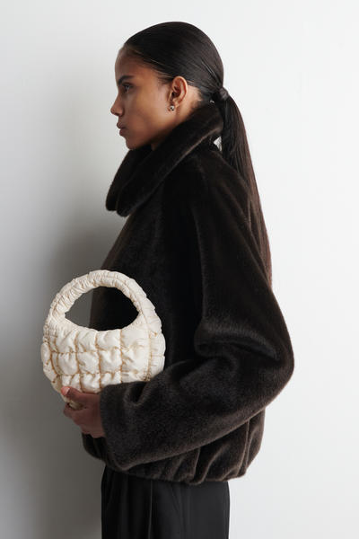 COS キルトマイクロミニバッグ