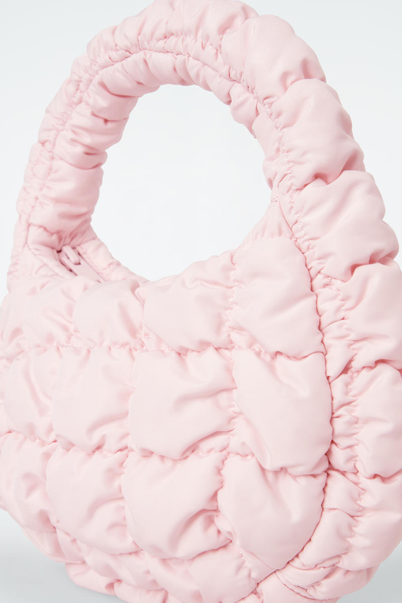 QUILTED MICRO MINI BAG キルトマイクロミニバッグ ライトピンク｜COS
