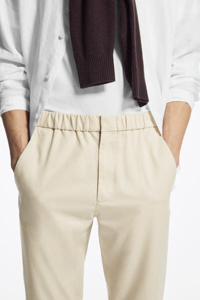 COS ストレッチテーパードツイルパンツ