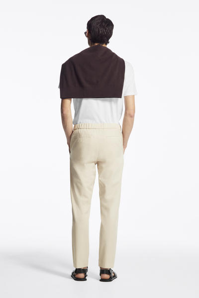 COS ストレッチテーパードツイルパンツ