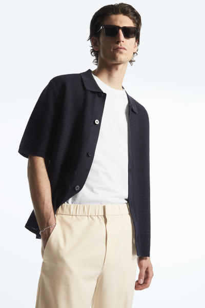 COS ストレッチテーパードツイルパンツ