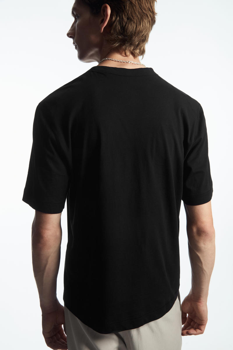 cos スリムリブフィットtシャツ sサイズ ブラック SLIM RIBBED T-SHIRT スリムフィットリブTシャツ ブラック｜COS コス