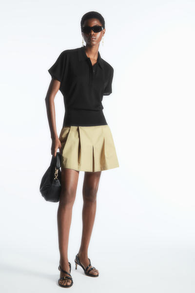 COS ニットポロシャツ