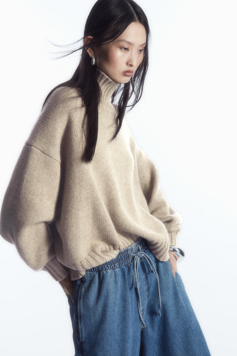 COS カシミヤ100%タートルネックセーター