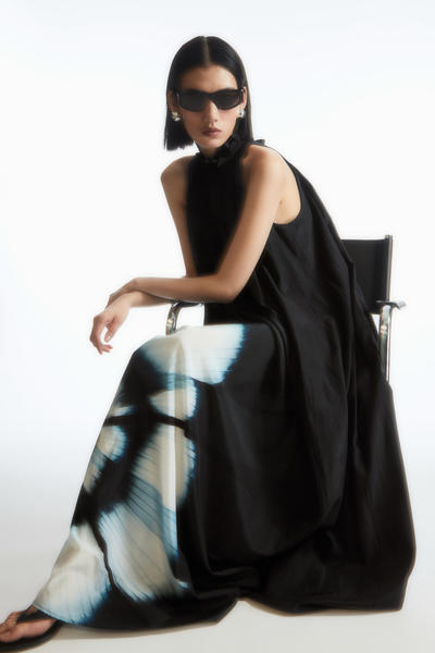 COS デジタルプリント　フローラルシルク混マキシワンピース