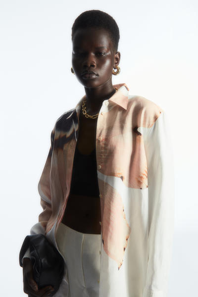 COS デジタルプリント フローラルリネン混シャツ