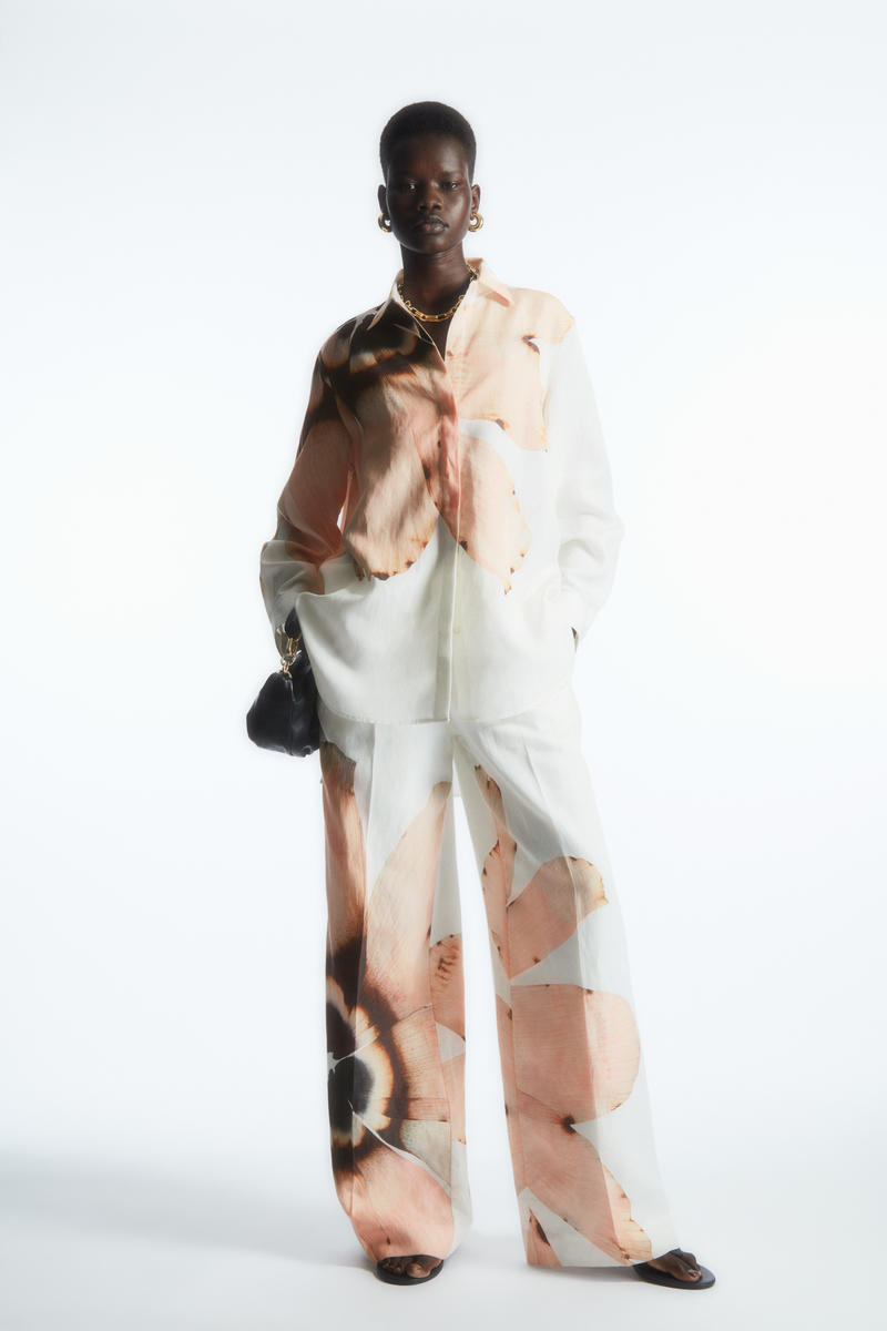 COS デジタルプリント フローラルリネン混シャツ