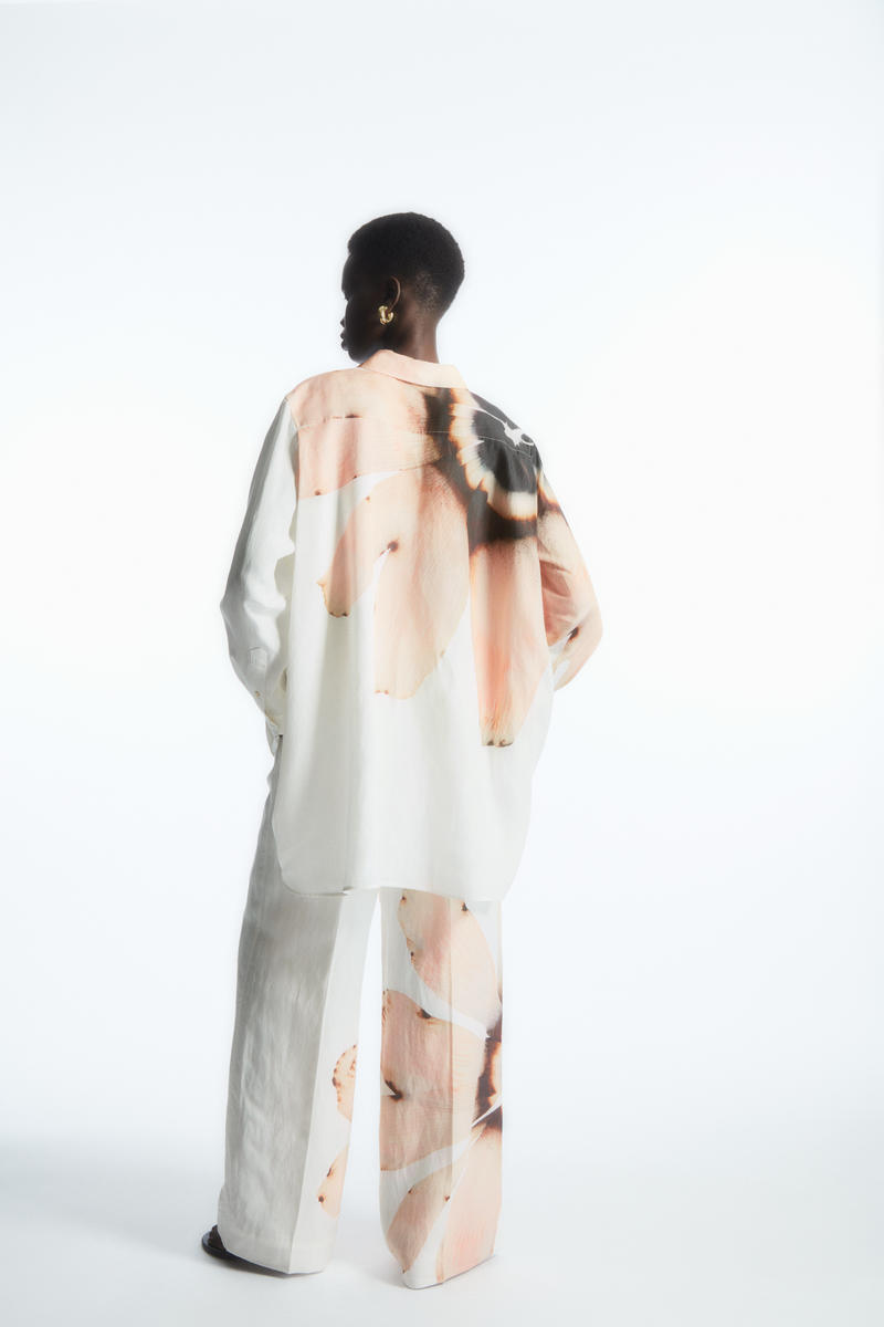 COS デジタルプリント フローラルリネン混シャツ