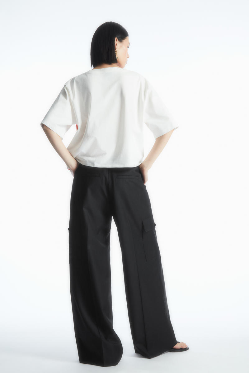 COS デジタルプリント フローラルシルクTシャツ