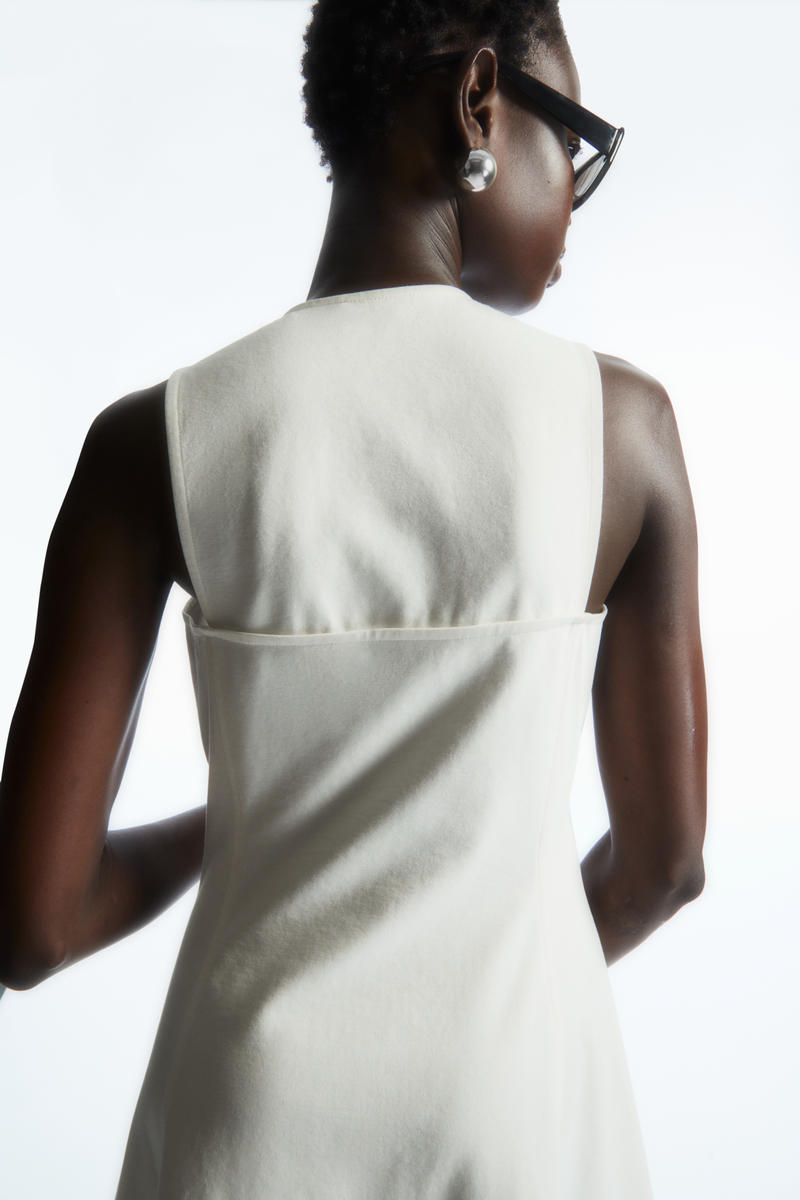 FLARED ZIP-UP MIDI DRESS フレアジップアップミディワンピース