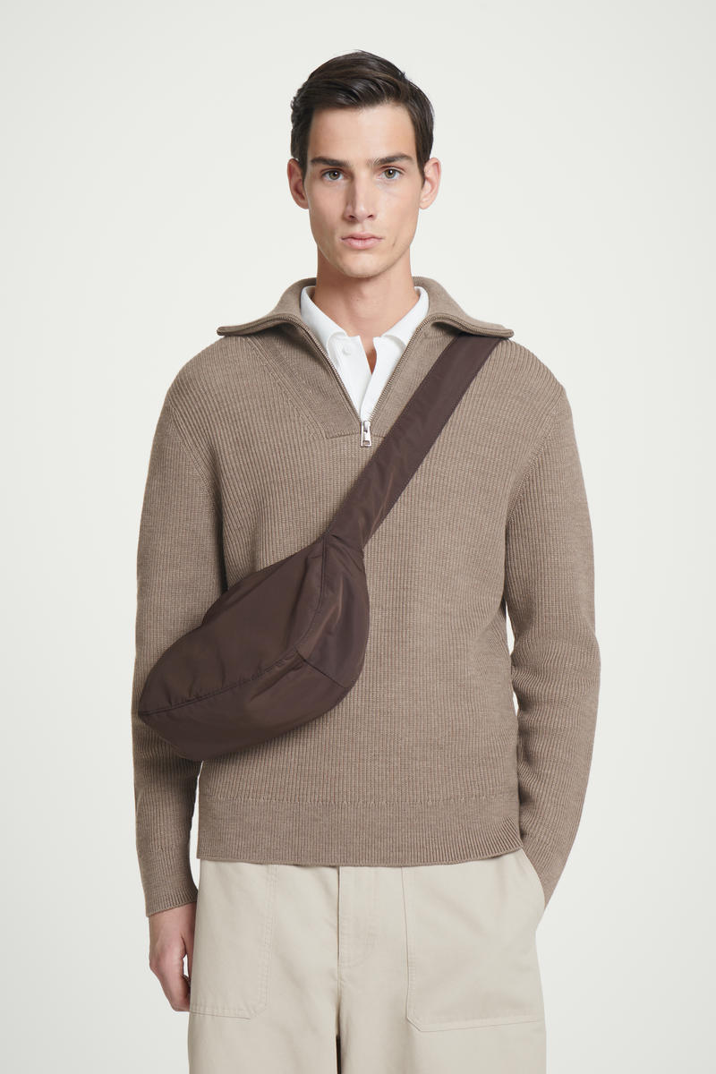 cos ダークブラウン クロスボディバッグ COS ダークブラウン クロスボディバッグ