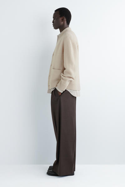 COS ブラッシュドウールVネックカーディガン