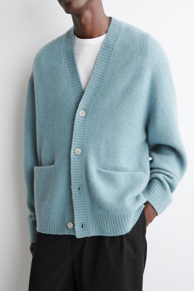 COS ブラッシュドウールVネックカーディガン