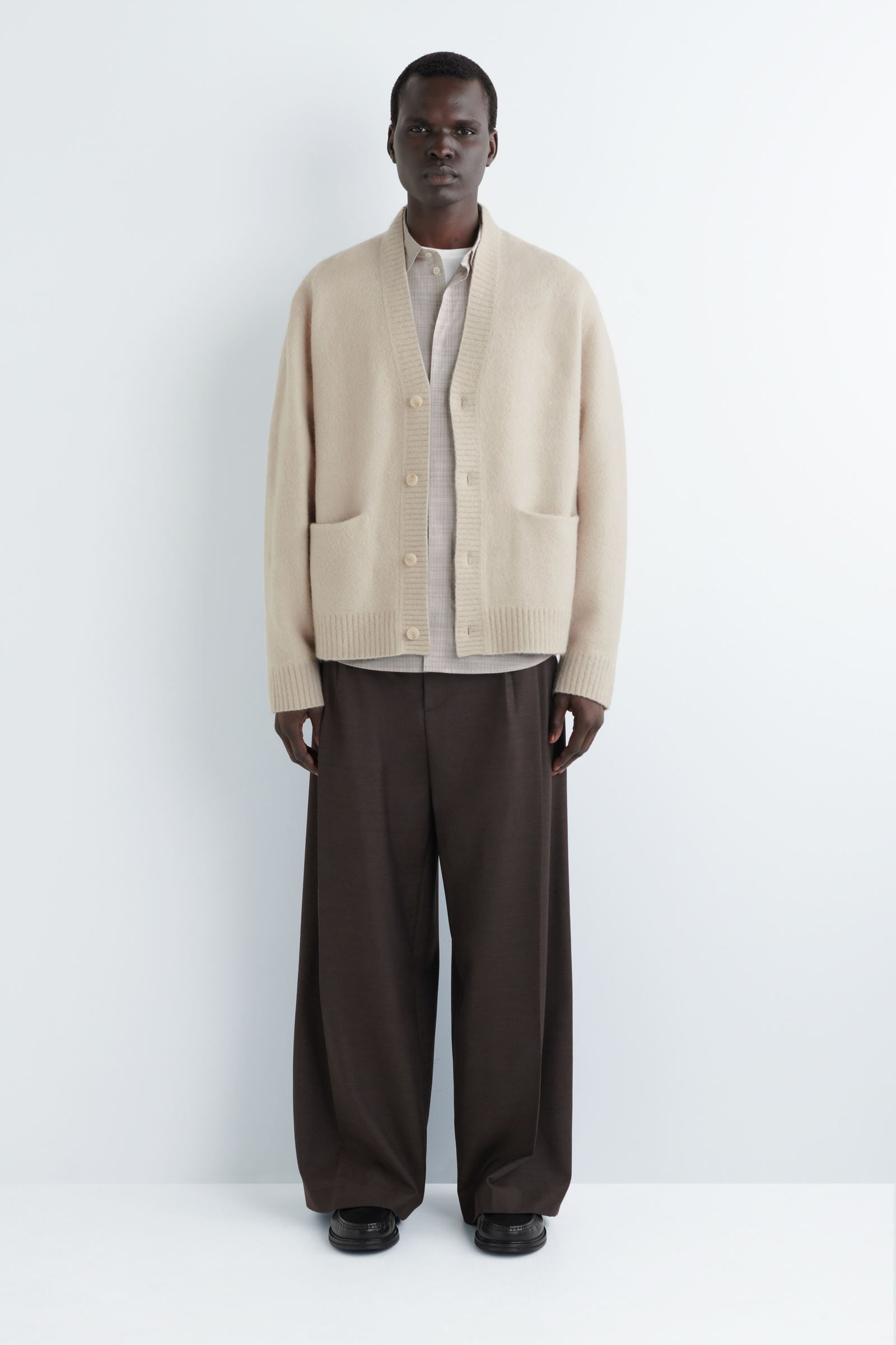 【どんぐまさん専用】Rochas Homme - V-neck Sweater どんぐまさん専用】Rochas Homme - V-neck Sweater - メルカリ