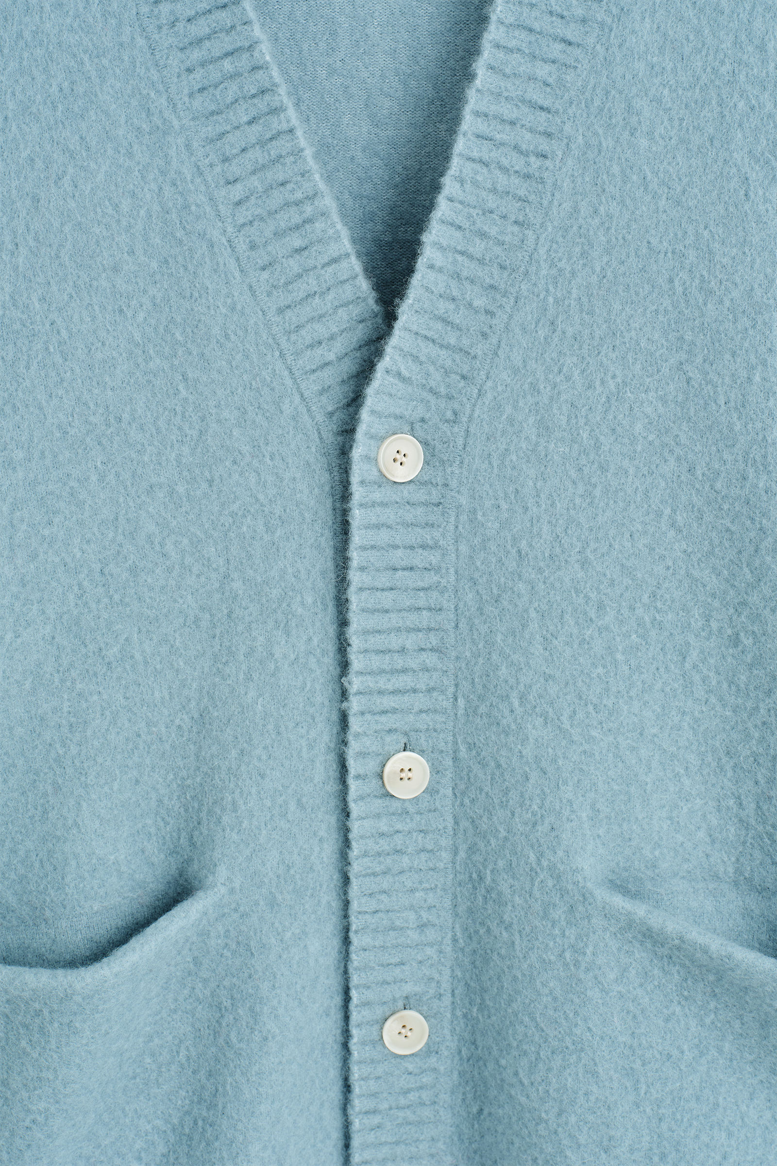 BRUSHED-WOOL V-NECK CARDIGAN ブラッシュドウールVネックカーディガン