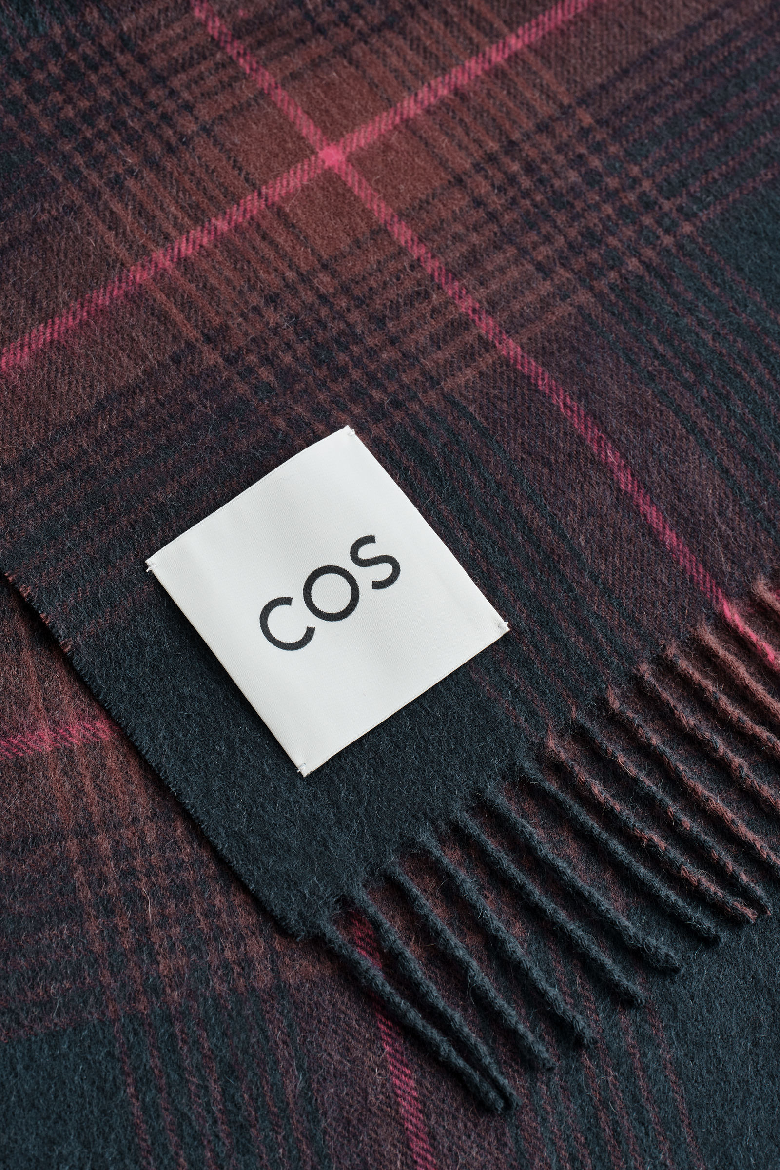 FRINGED WOOL-CASHMERE SCARF フリンジウールカシミヤマフラー