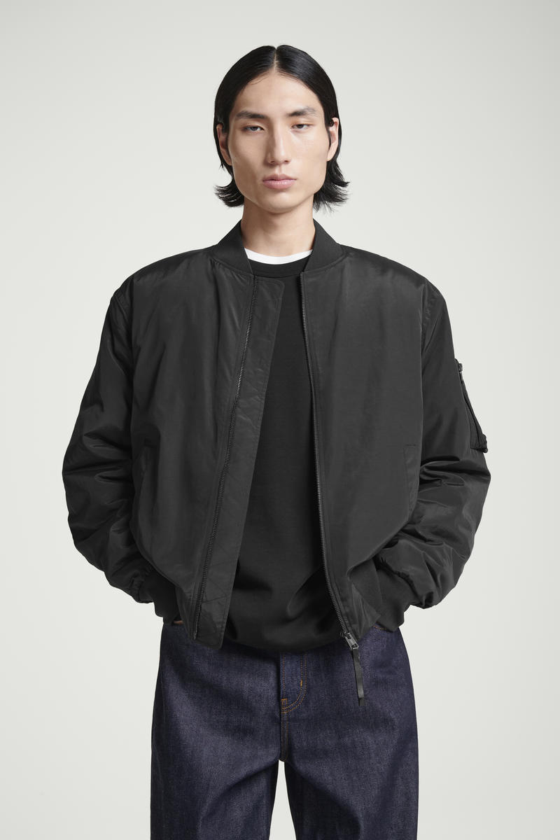 PADDED BOMBER JACKET パッド入りボンバージャケット｜COS コス 公式 