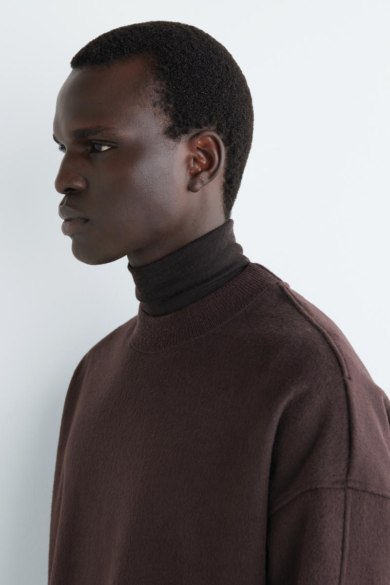 COS オーバーサイズメリノウールジャージーセーター