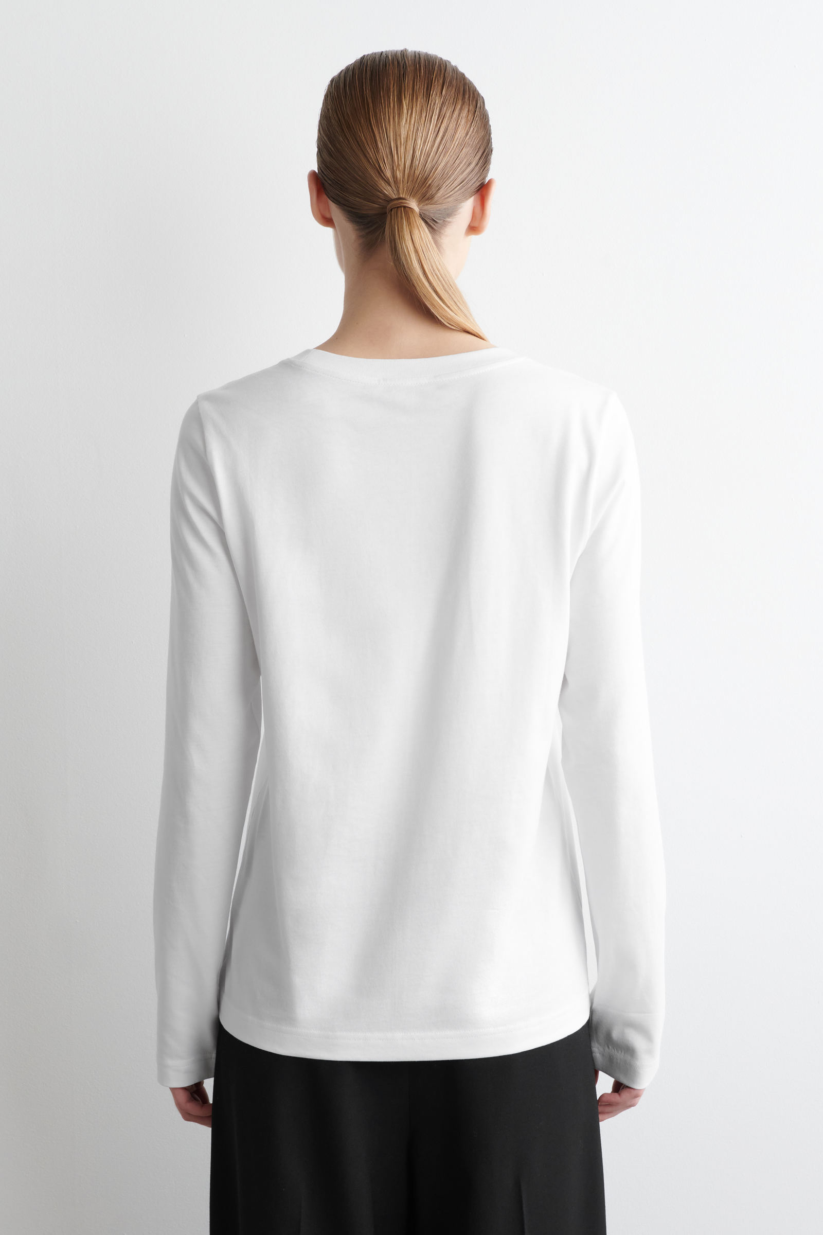 24/7 LONG-SLEEVED T-SHIRT 24/7 長袖Tシャツ ホワイト｜COS コス 公式 