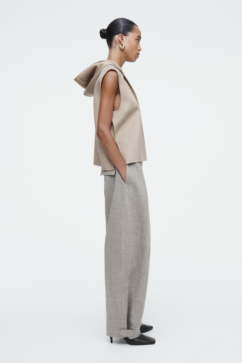 COS コス ダブルフェイスハイブリッドフード付きジレ　グレー 極美品 COS コス / ダブルフェイスハイブリッドフード付きジレ ベスト