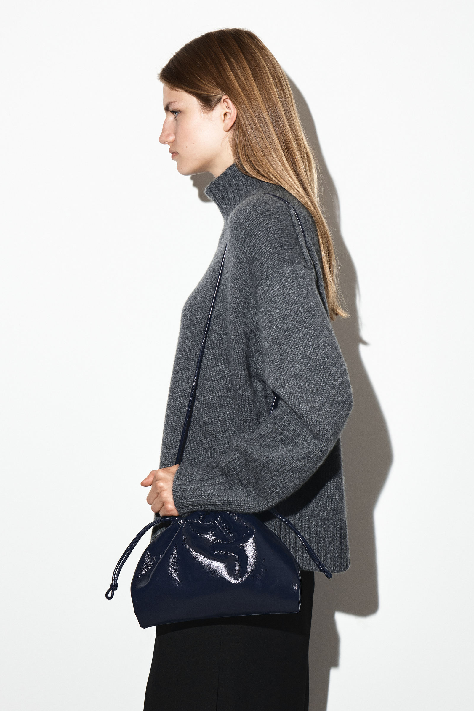 DRAWSTRING BUCKET BAG - LEATHER ドローストリングバケットバッグ