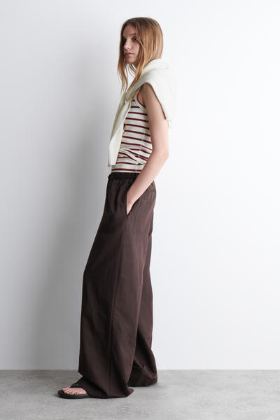 COS リブ編みタンクトップ