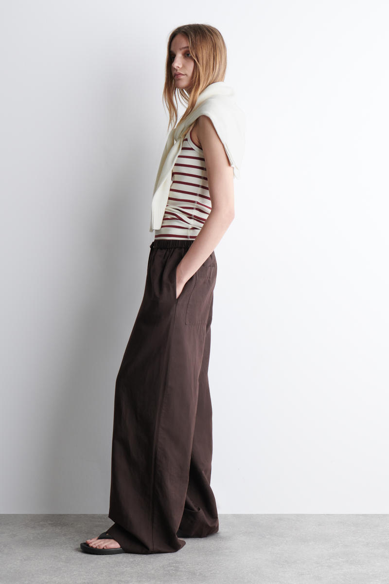 COS リブ編みタンクトップ