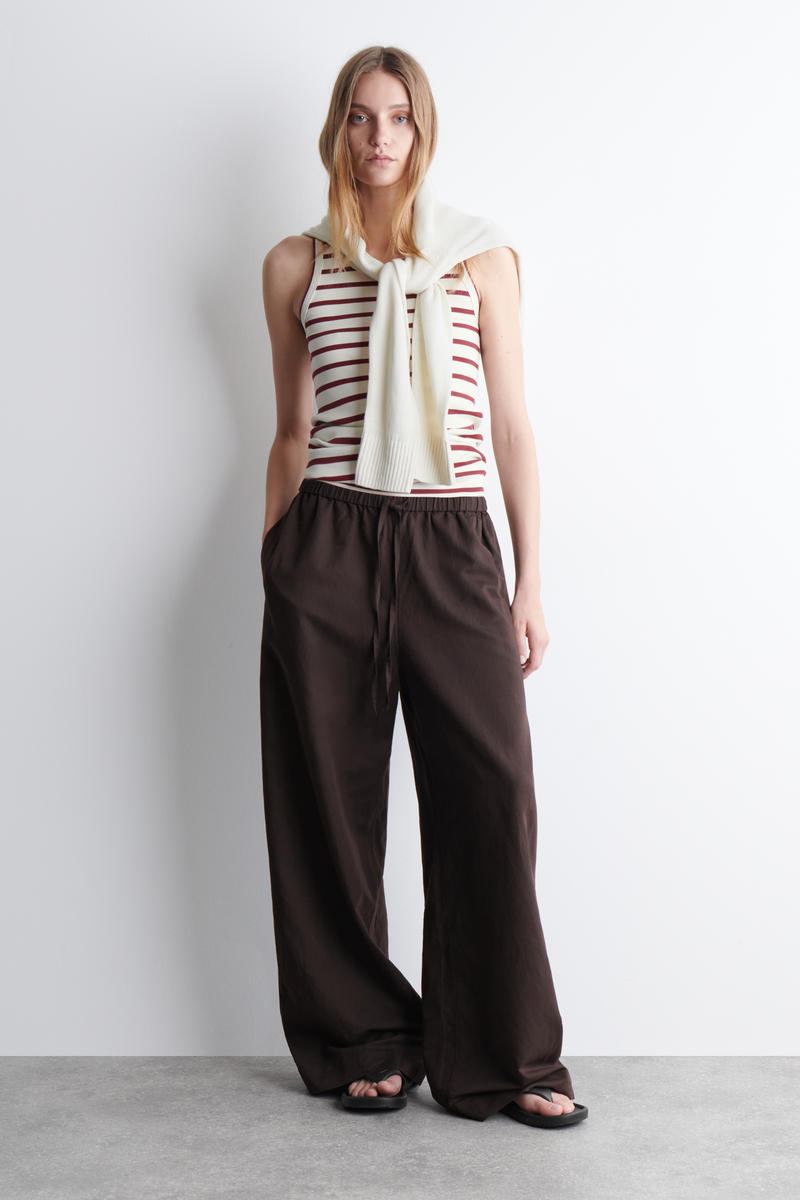 COS リブ編みタンクトップ