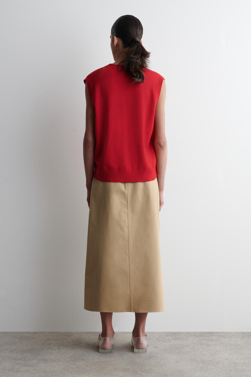 COS Vネックメリノウールベスト