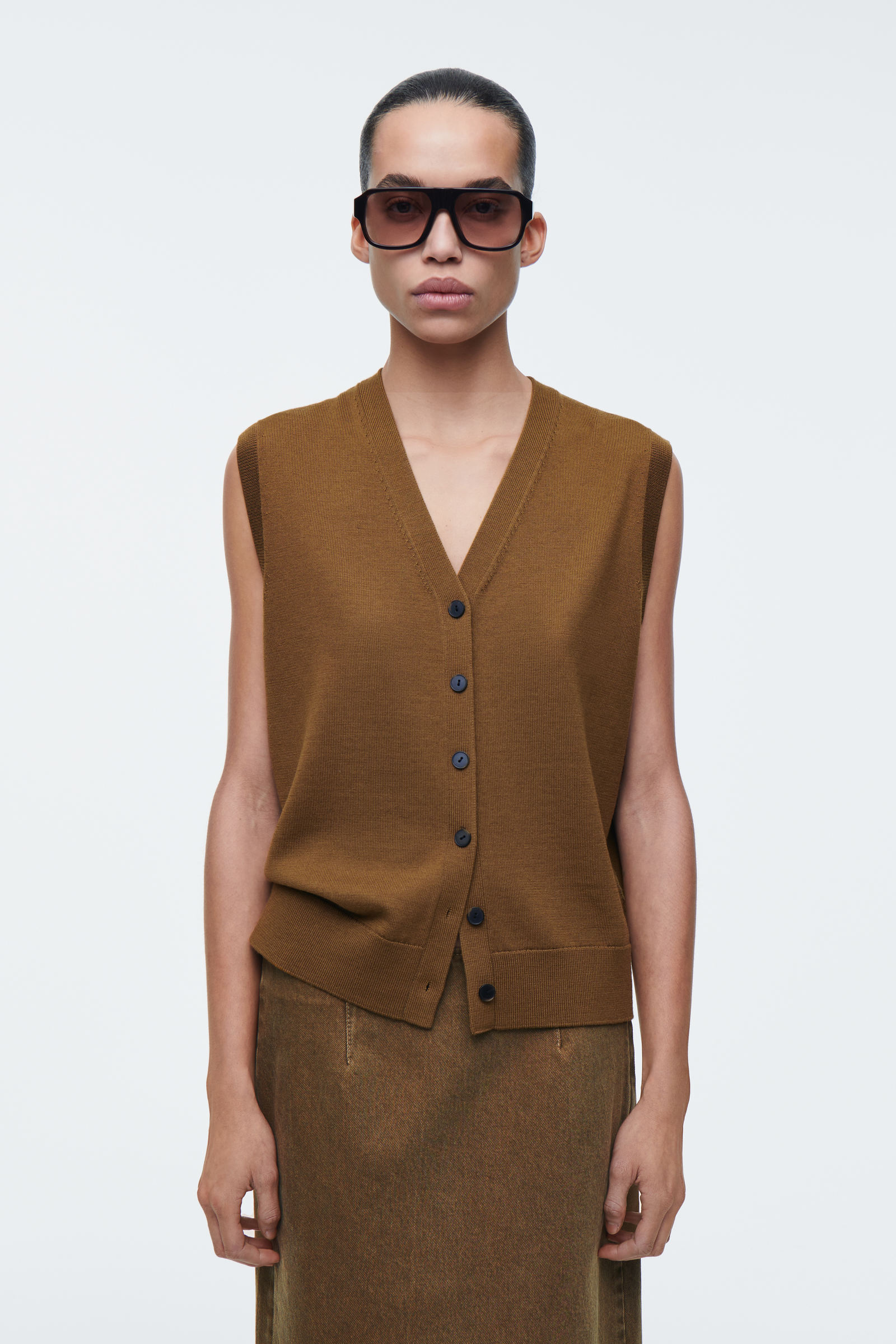 V-NECK MERINO WOOL WAISTCOAT Vネックメリノウールベスト ブラウン