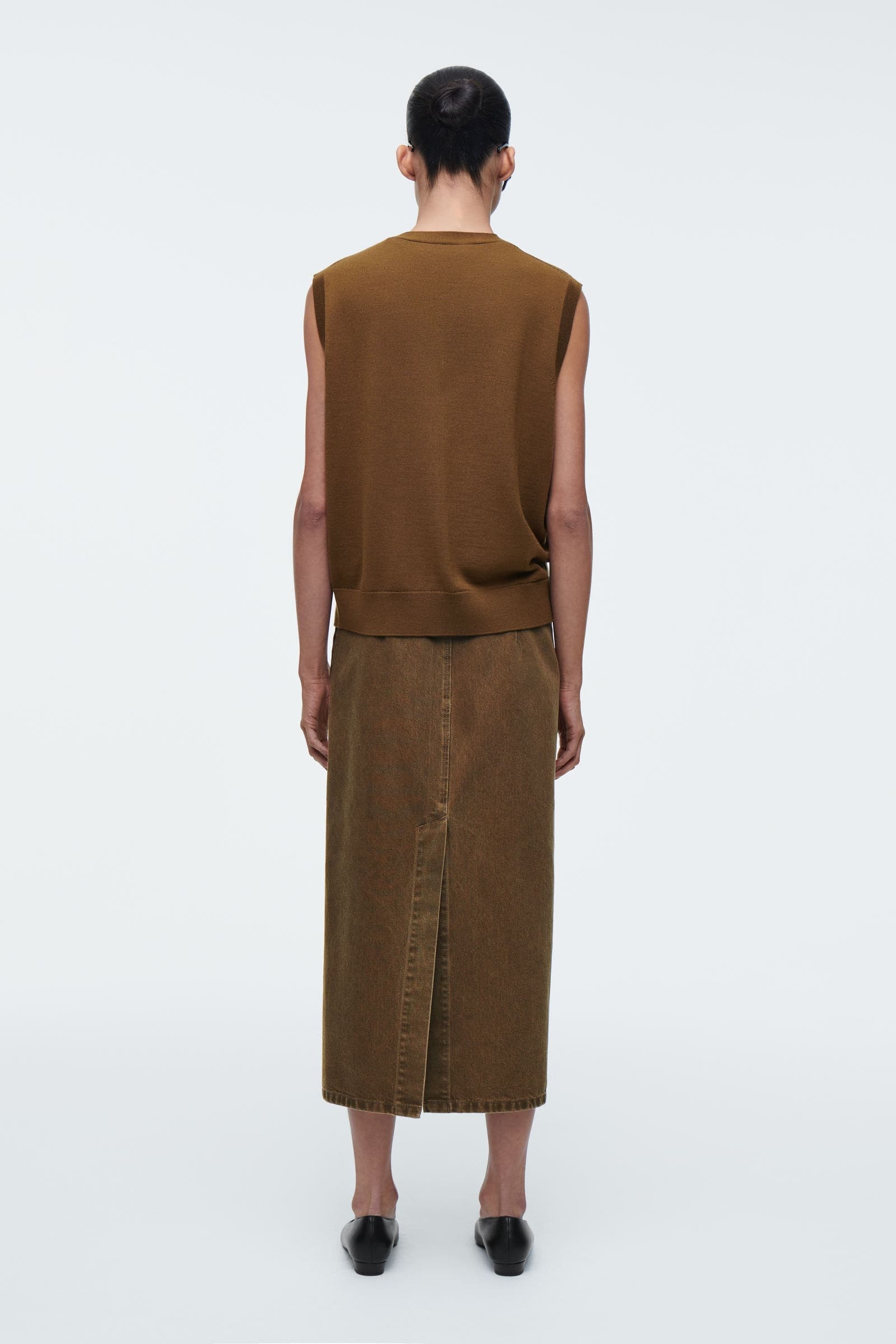 V-NECK MERINO WOOL WAISTCOAT Vネックメリノウールベスト ブラウン