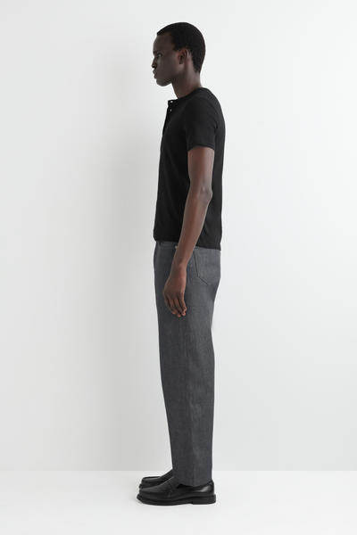 COS スリムフィット リブ編み ヘンリーTシャツ