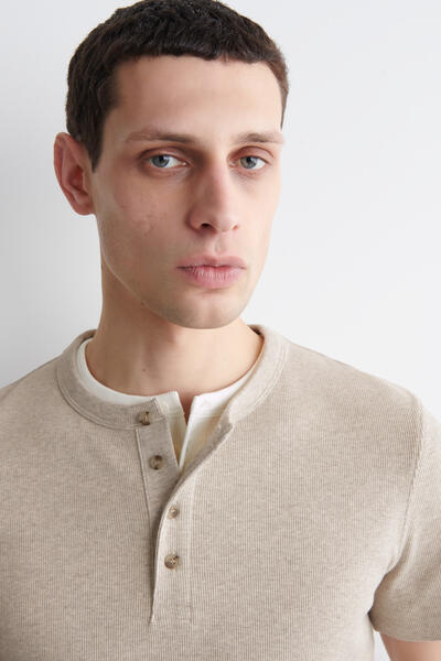 COS スリムフィット リブ編み ヘンリーTシャツ