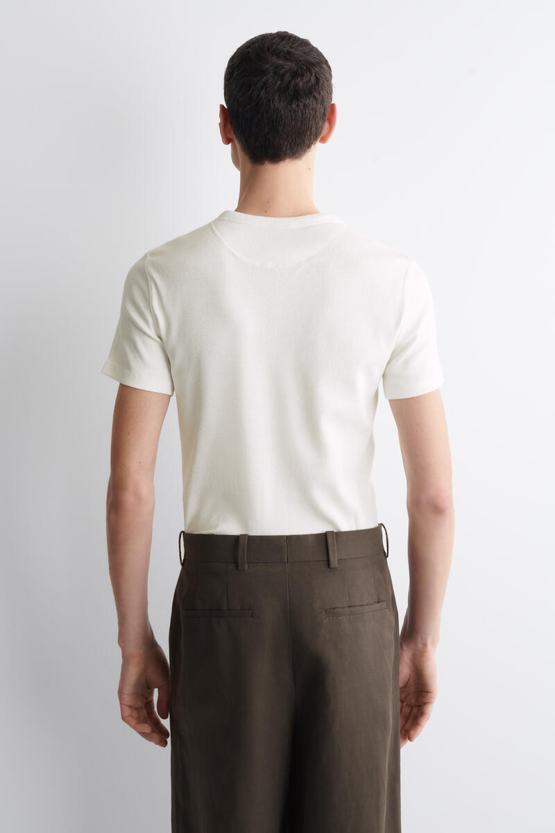 COS スリムフィット リブ編み ヘンリーTシャツ