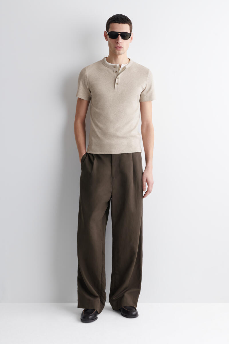 COS スリムフィット リブ編み ヘンリーTシャツ