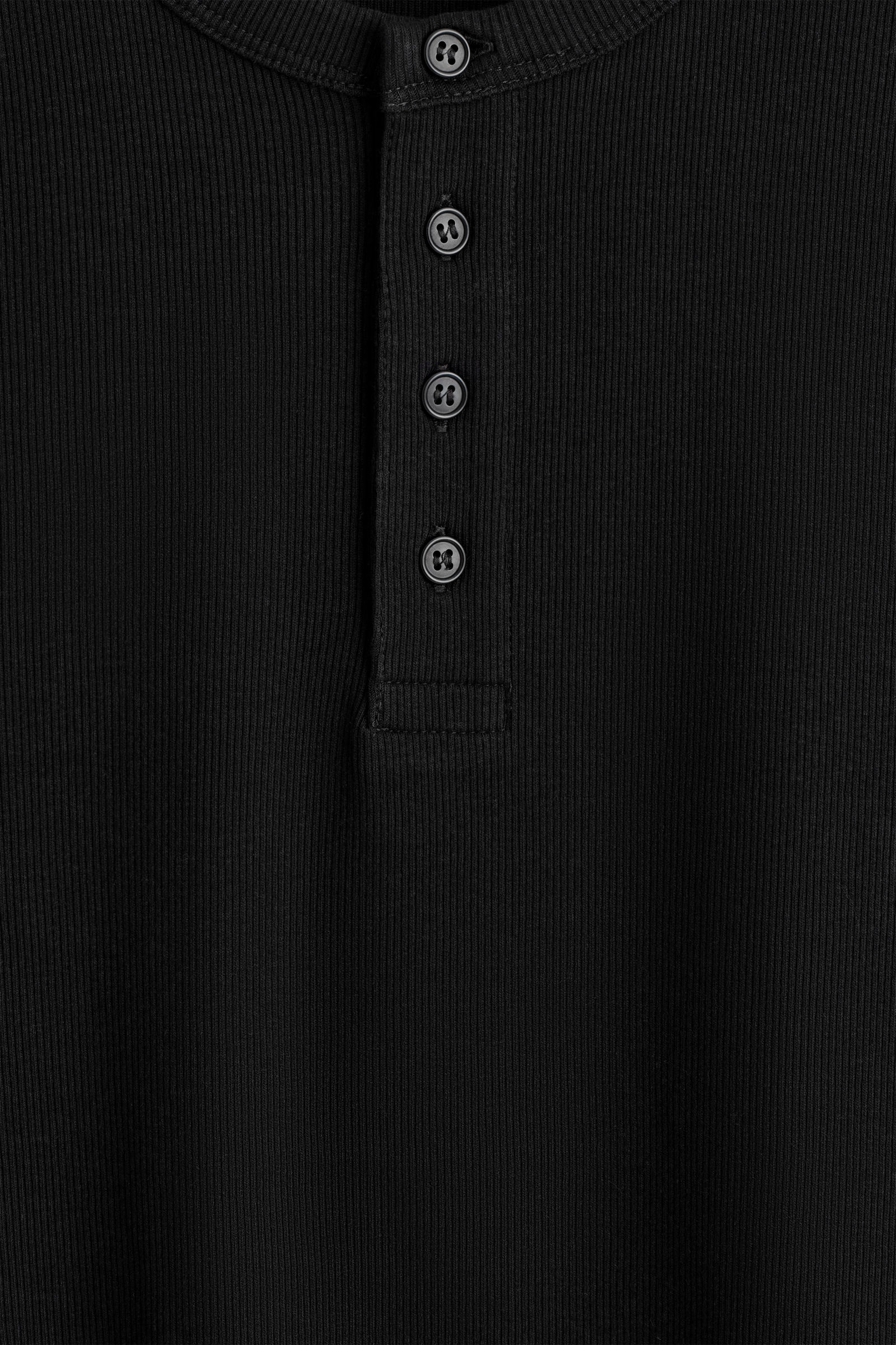 SLIM-FIT RIBBED HENLEY T-SHIRT スリムフィット リブ編み