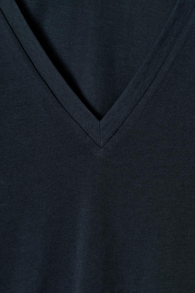 COS VネックコットンTシャツ