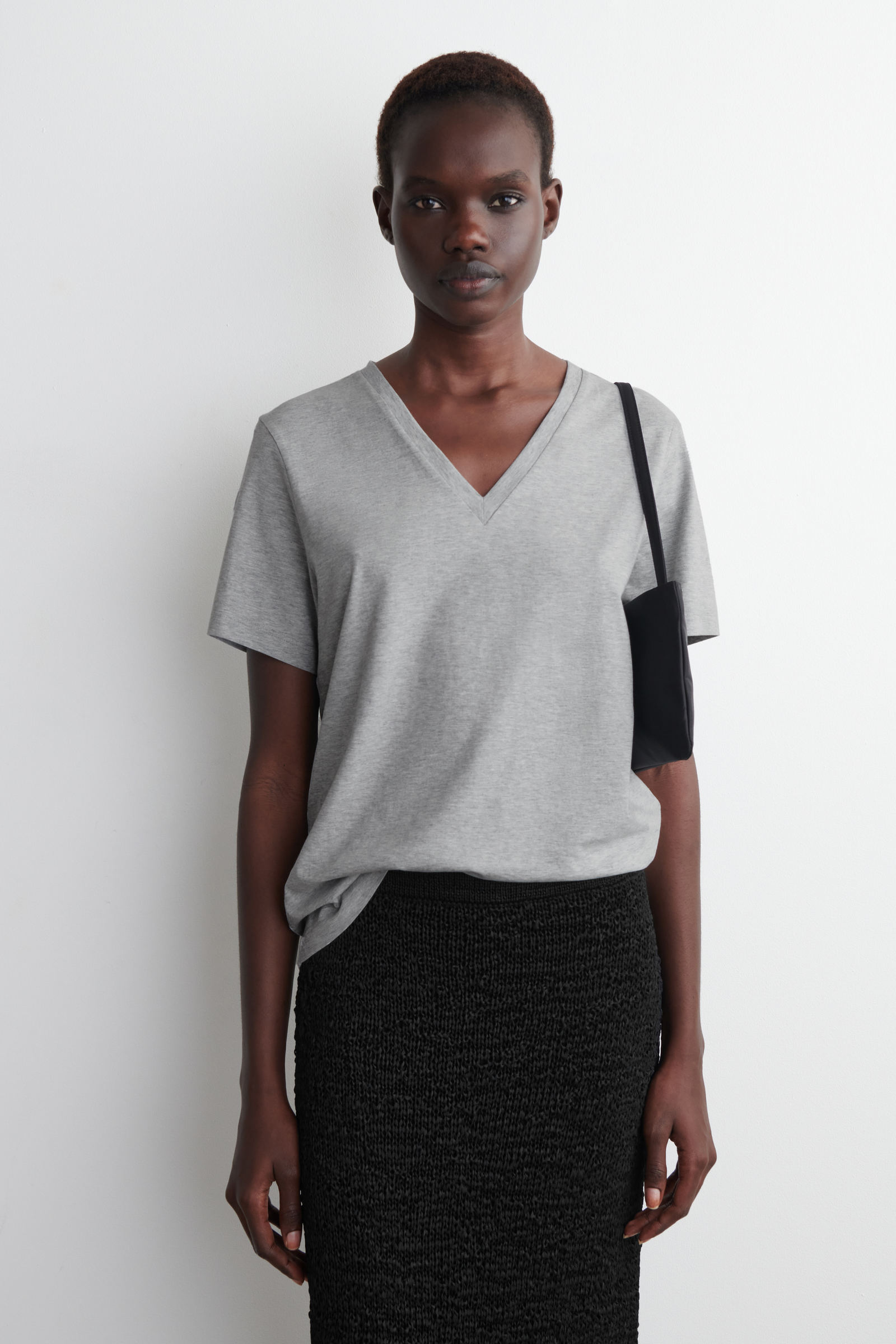 V-NECK COTTON T-SHIRT VネックコットンTシャツ グレーメランジ｜COS