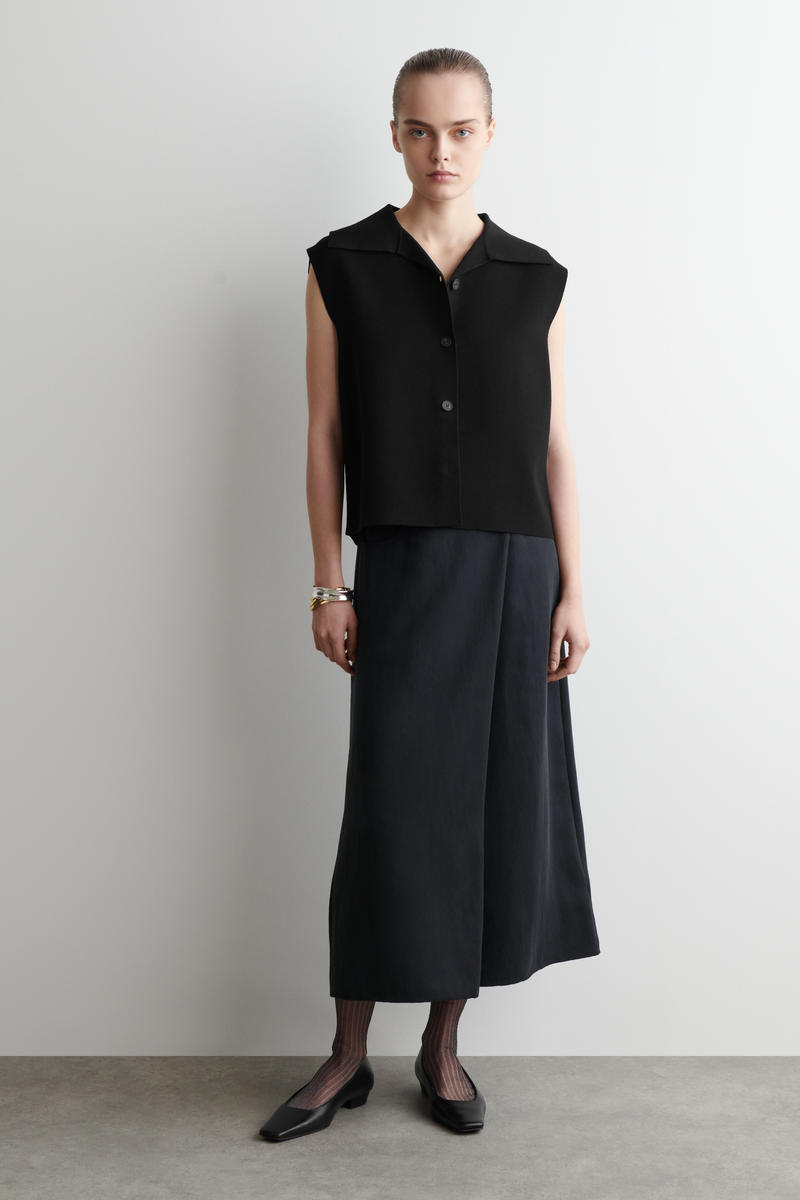 COS リブ編みシアーニーソックス