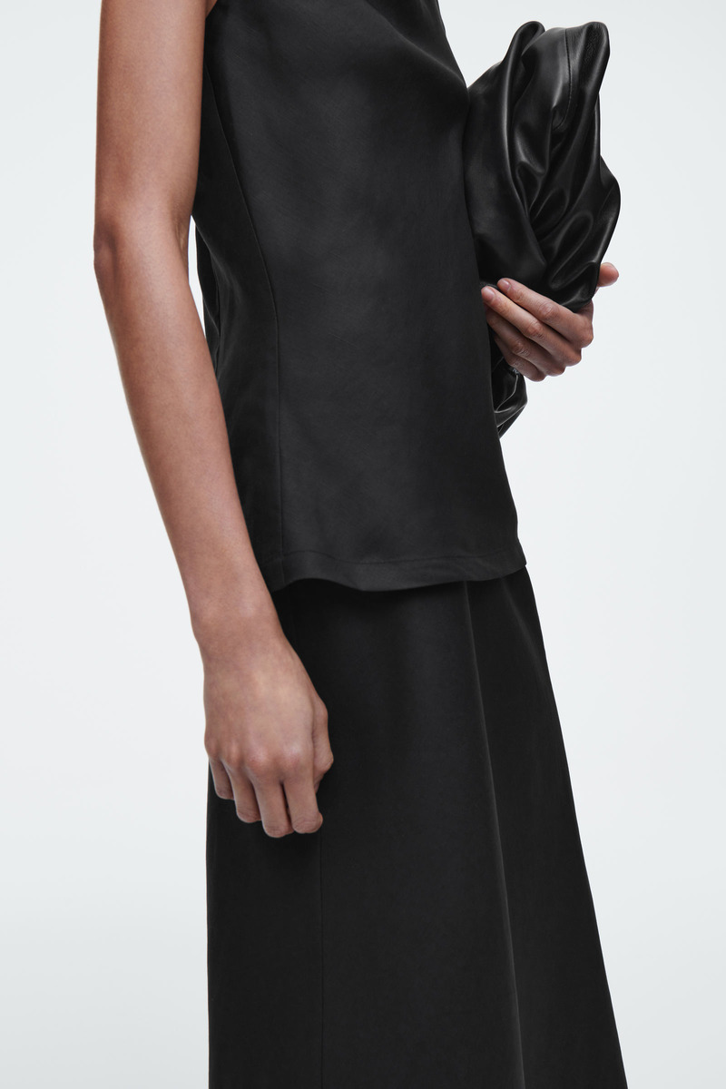 COS リネンブレンドミディコラムスカート