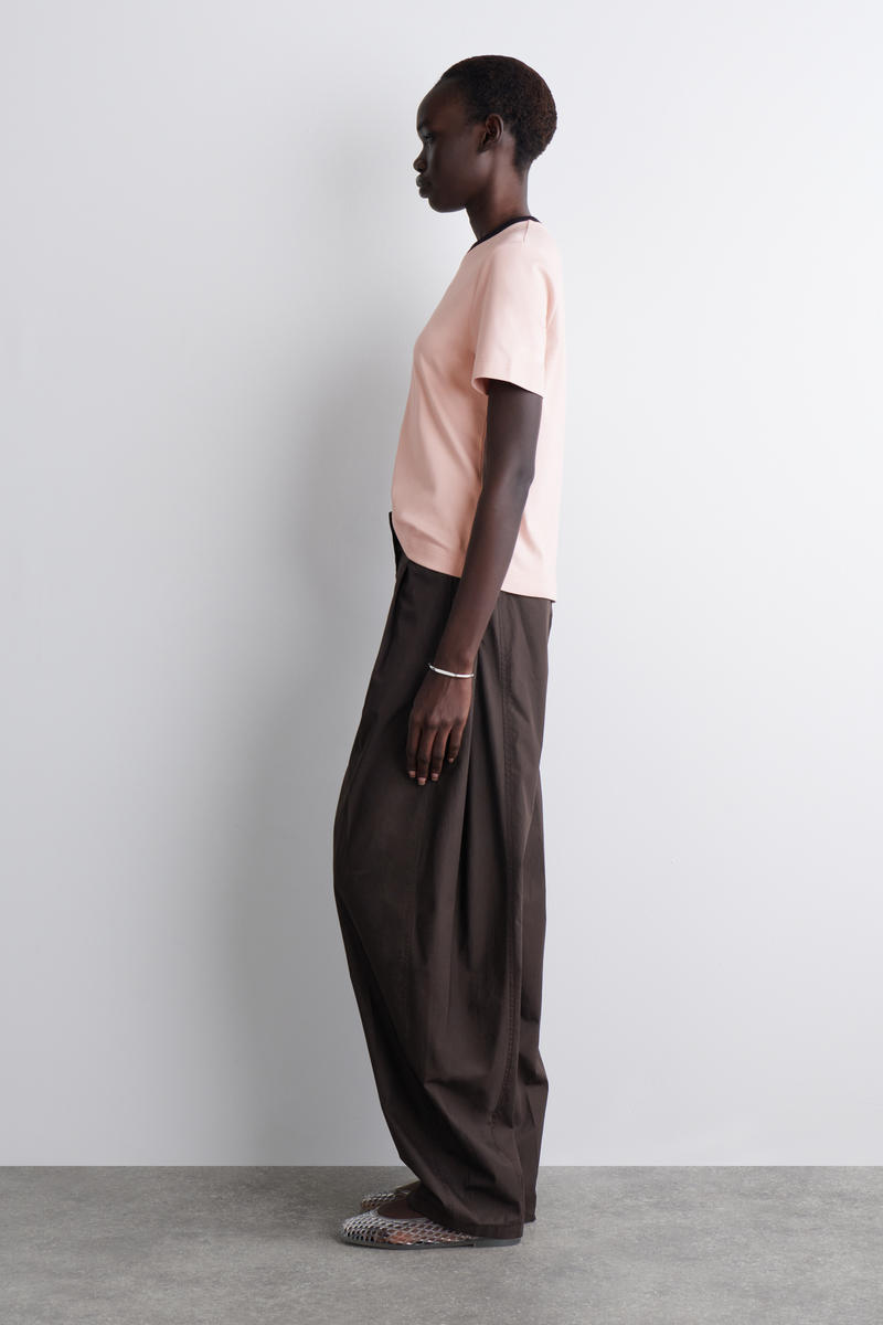 COS クリーンカットTシャツ