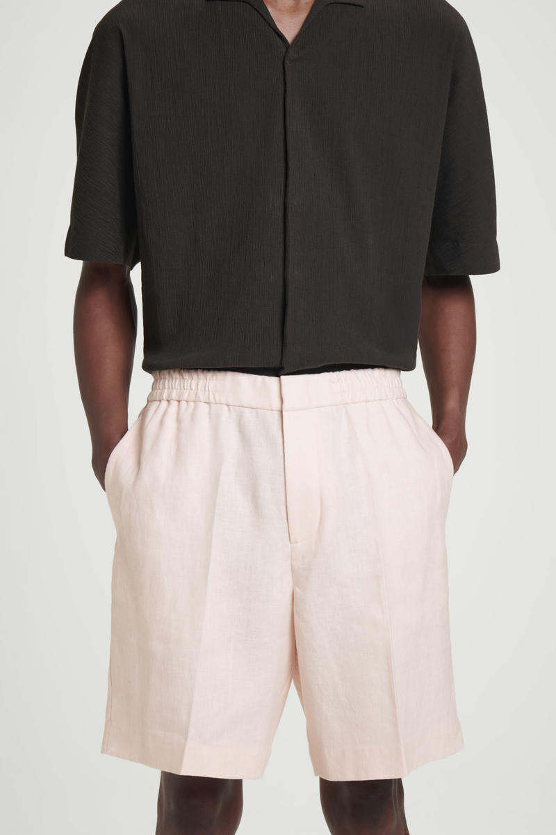 COS リネンショートパンツ
