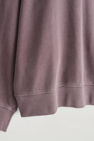 COS モックネックスウェットシャツ