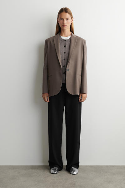 COS ミニマルレザーバレーシューズ