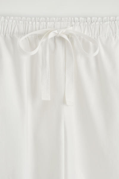 COS ひも付きコットンパンツ