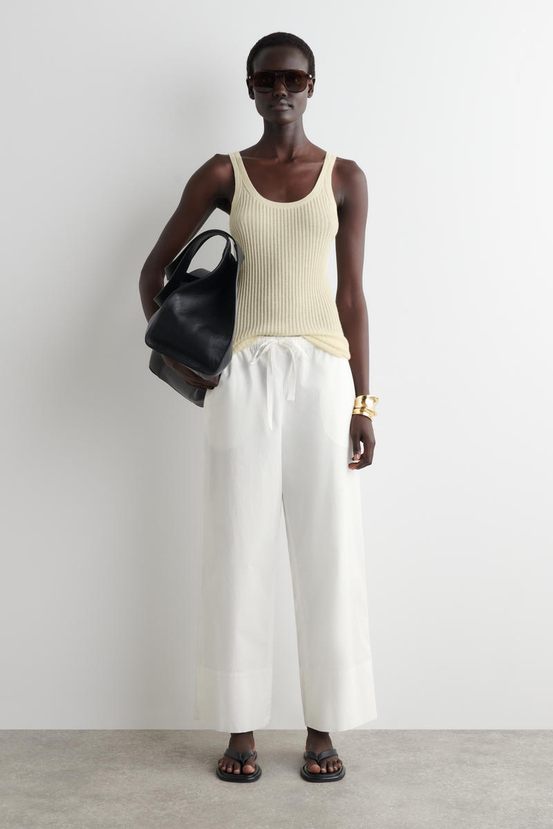 DRAWSTRING COTTON TROUSERS ひも付きコットンパンツ ホワイト｜COS