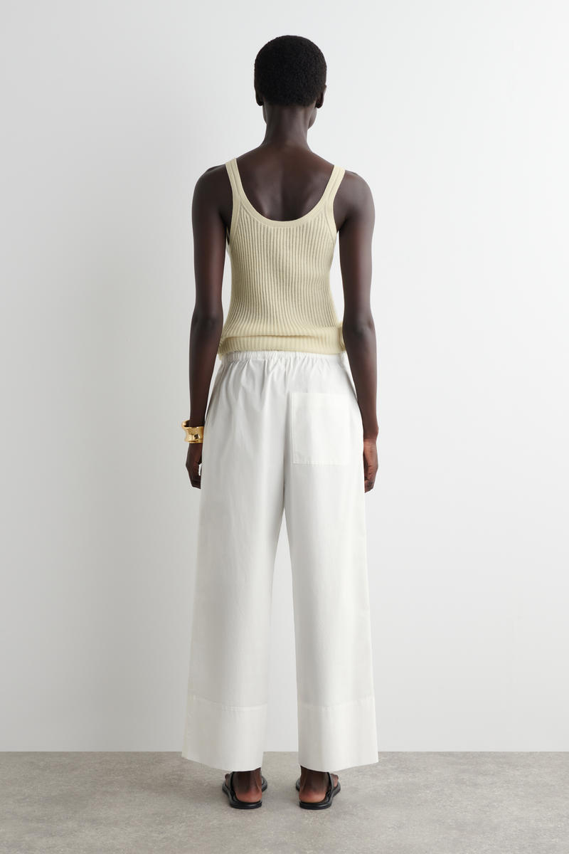 COS ひも付きコットンパンツ