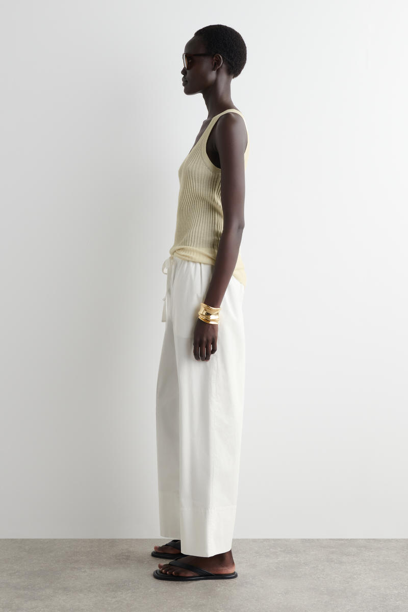 COS ひも付きコットンパンツ