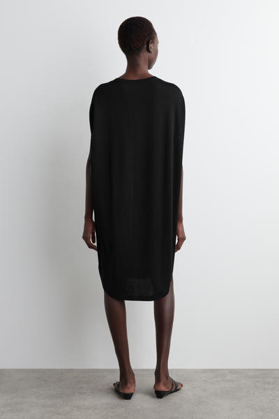 COS サークルカットニットミニドレス