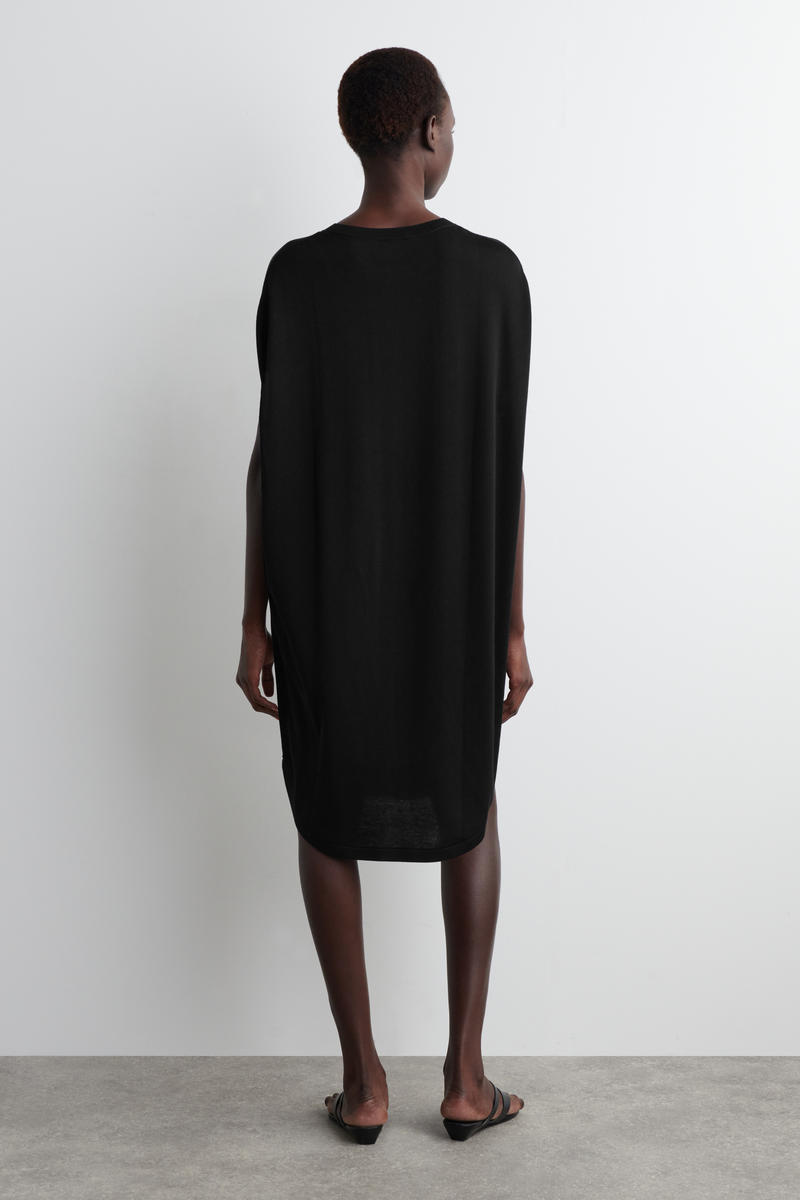 COS サークルカットニットミニドレス